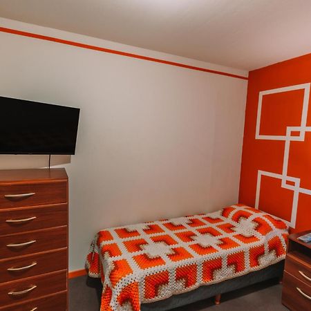 Habitaciones Mary 2 Camas Simples En Casa Compartida Ushuaia Bagian luar foto